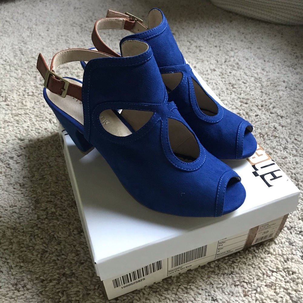 NEW Chelsea Crew Booties